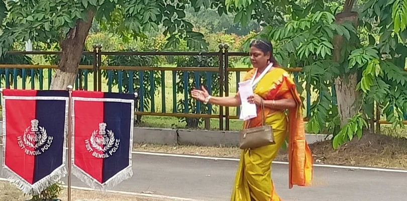 কোলাঘাটের বলাকা মঞ্চে মুখ্যমন্ত্রীর বৈঠকে যোগ দিতে এলেন কেশপুরের বিধায়ক শিউলি সাহা এবং মেদিনীপুরের সাংসদ জুন মালিয়া