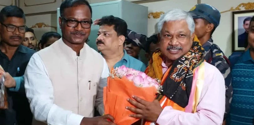 সবচেয়ে সহজ দপ্তরই পেয়েছি, মন্তব্য স্কুলশিক্ষামন্ত্রী দীপকের