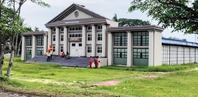ছ’মাস পরও সরানো হয়নি সেবাশ্রয় ক্যাম্পের কাঠামো, বন্ধ খেলাধুলো