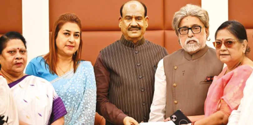 বিদ্রোহী এমপিরা অস্তিত্বহীন দলে, তৃণমূলের দখল অধরাই, পদ বাঁচাতে নতুন ছক!