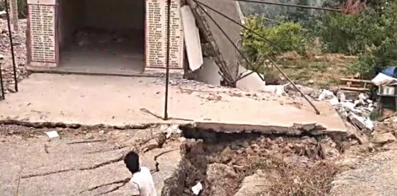 কাশ্মীরের রাজৌরি, প্রবল ধসে ভাঙল রাস্তা, বাড়ি, দোকান