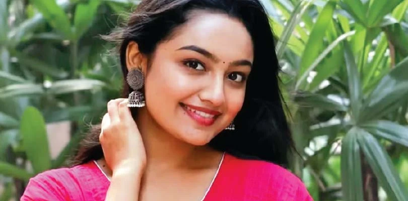 আত্মহত্যা করলেন ছোটোপর্দার জনপ্রিয় অভিনেত্রী, শোরগোল
