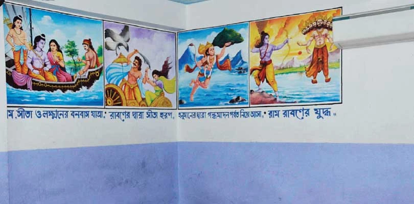 ক্লাসরুমের দেওয়ালজুড়ে ছবিতে রামায়ণ ও মহাভারতের কাহিনী, ফলতা অবৈতনিক প্রাথমিক বিদ্যালয়ের অভিনব প্রয়াস