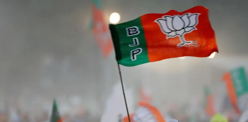 জনকল্যাণ শিবিরের মঞ্চে প্রকাশ্যে বিজেপির কোন্দল ! মঞ্চ ছাড়লেন  জেলা কমিটির সদস্য