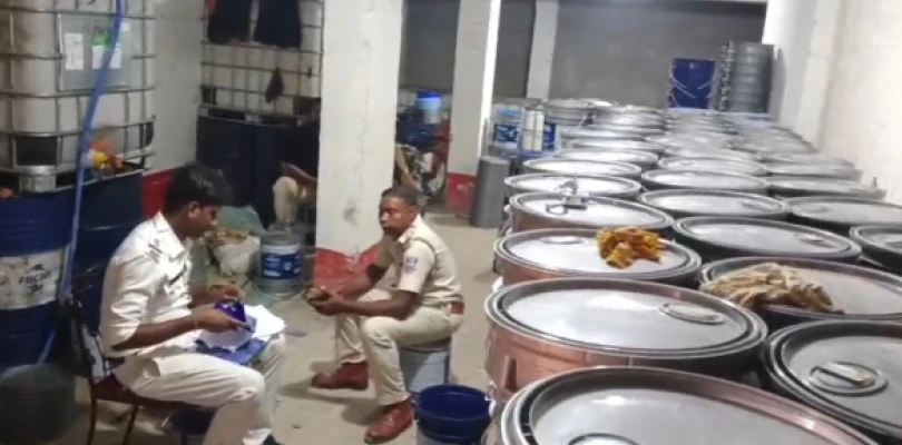 নামী ব্র্যান্ডের নামে ভেজাল ডিইএফ! বাঁকড়ায় পুলিশি অভিযানে চক্রের হদিশ