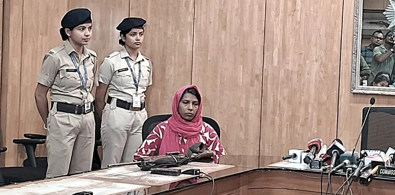 আজ কলকাতা পুলিশের কাছে আত্মসমর্পণ করলেন মাওবাদী শকুন্তলা ওরফে পুষ্পা
