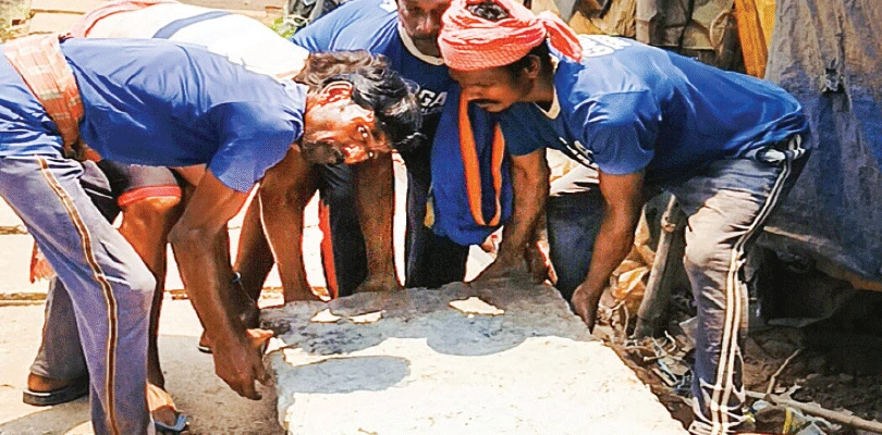 রাস্তার ধারে অবৈধ নির্মাণ সরানোর নির্দেশ, বিষ্ণুপুরে ‘বুলডোজার’ আতঙ্ক