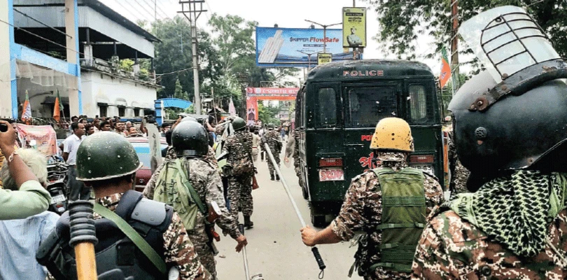 খাসতালুকেই জনরোষের মুখে উদয়ন, উড়ে এল আলু-ডিম