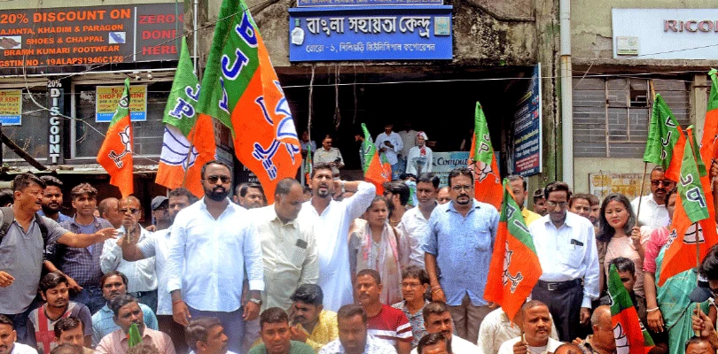 ৪৬ নম্বর ওয়ার্ডে বেহাল নিকাশি বোরো চেয়ারপার্সনকে স্মারকলিপি বিজেপির