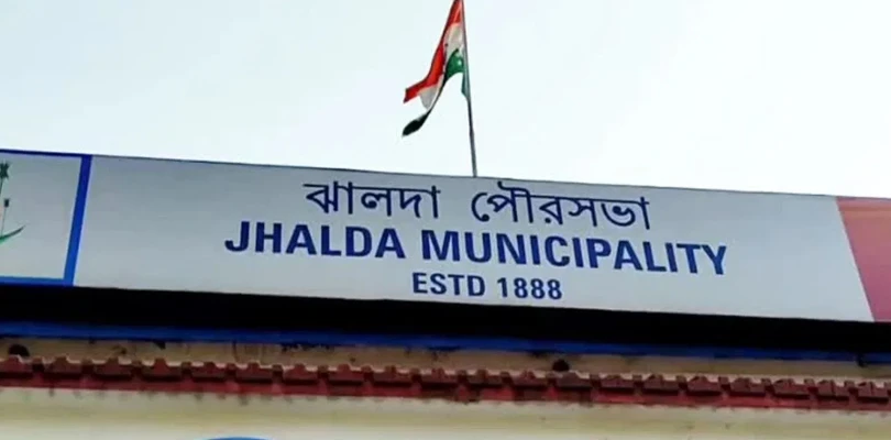 ঝালদার পুর প্রধানের বিরুদ্ধে ভূরি ভূরি দুর্নীতির অভিযোগ