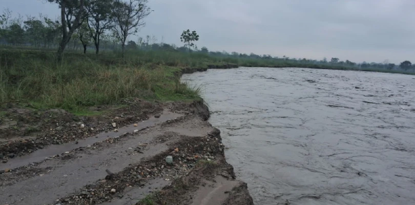 জলস্ফীতিতে বানভাসির আশঙ্কায় তোর্সা পাড়ের বাসিন্দারা, পুরসভার প্রস্তুতি শুরু