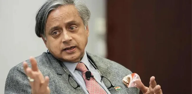 শশী থারুরের মোদিস্তুতি! রাহুলকে খোঁচা বিজেপির