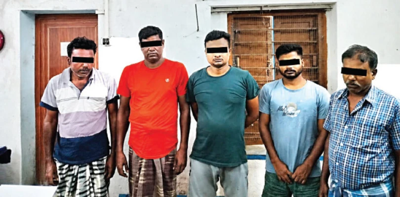 তৃণমূলের উপপ্রধান ও প্রাক্তন প্রধান ডাকাত দলের সদস্য! গোপালনগরে অস্ত্র সহ ধৃত ছয়
