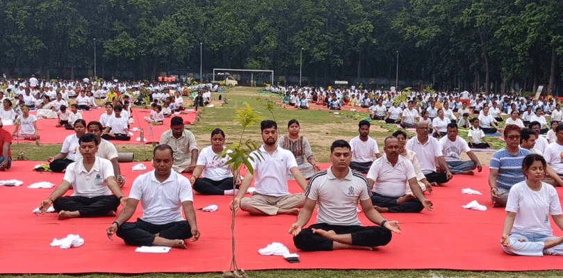 ঝাড়গ্রাম স্টেডিয়ামে পালন করা হল আন্তর্জাতিক যোগ দিবস
