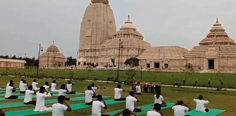 দীঘা জগন্নাথ মন্দিরের সামনে পালন করা হল আন্তর্জাতিক যোগ দিবস