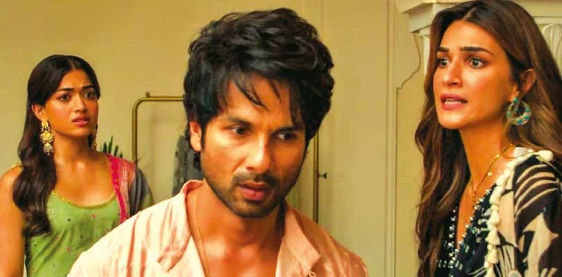 চাকচিক্যে ভরপুর, আবেগহীন ককটেল
