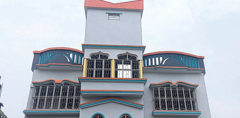 পাট্টা দেওয়ার নামে খাসজমি বিক্রি তৃণমূল নেতার, বিপাকে ক্রেতারা, তোলপাড় কাটোয়া