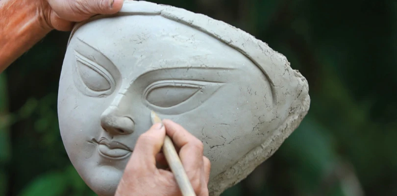 মাটির আকালে রুজিরুটি বন্ধ, সাহায্য প্রার্থনায় বিধায়কের দ্বারস্থ মৃৎশিল্পীরা