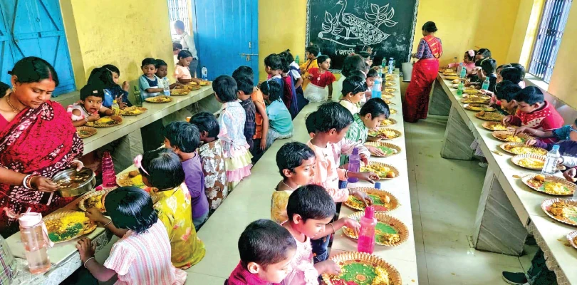 মিড ডে মিলের বরাদ্দ, হেল্পারদের ভাতা বৃদ্ধির জন্য খুশি শিক্ষামহলে