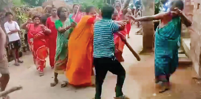 পুকুরঘাটের রাস্তা নিয়ে বিবাদ, সংঘর্ষে জখম একাধিক মহিলা