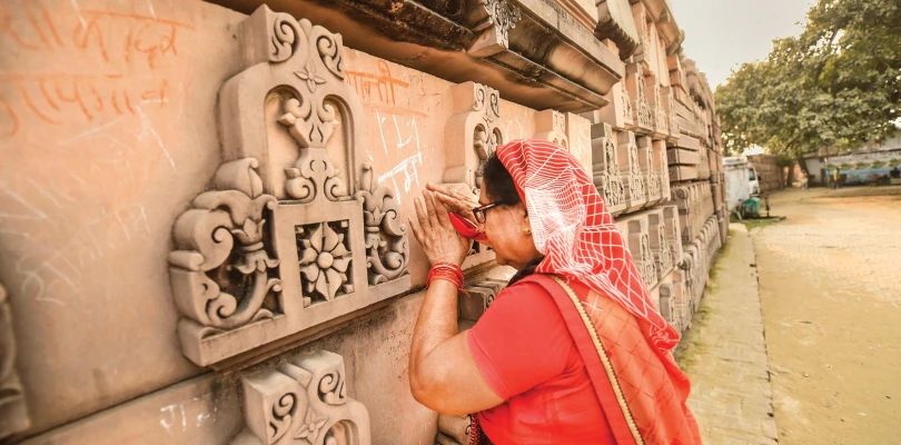 ‘নয়ছয়ে’ ক্ষুব্ধ পিএমও, বিশ্ব হিন্দু পরিষদ, দায়ের এফআইআর, কোপের মুখে রামমন্দির ট্রাস্ট!