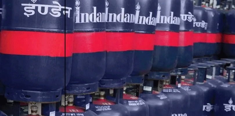 এবার বাণিজ্যিক রান্নার গ্যাসের জোগান স্বাভাবিক করছে কেন্দ্র