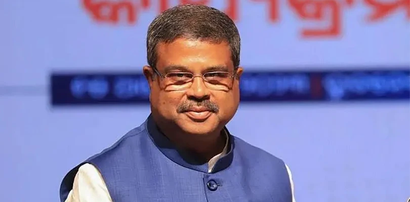নবম শ্রেণির সিলেবাসে ইন্দিরার ‘জরুরি অবস্থা’! সরব বিরোধীরা, এনসিইআরটি’র সিদ্ধান্তকে সমর্থন ধর্মেন্দ্র প্রধানের
