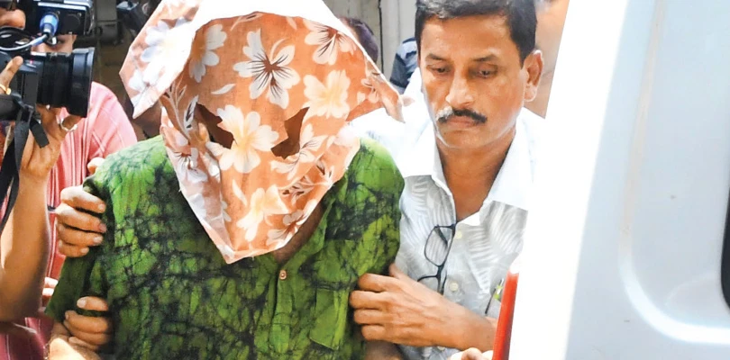 টাকার বিনিময়ে বিল্ডিং প্ল্যান অনুমোদনকে ‘সিস্টেমে’ পরিণত করেছিলেন কালীচরণ!