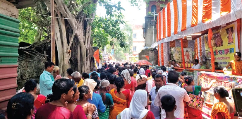 দণ্ড মহোৎসবে রেকর্ড ভিড়, প্রবল গরমে অসুস্থ ৫০ জন