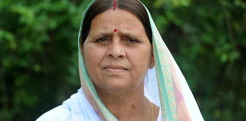 সরকারি বাসভবন ছাড়ছেন রাবড়ি দেবী