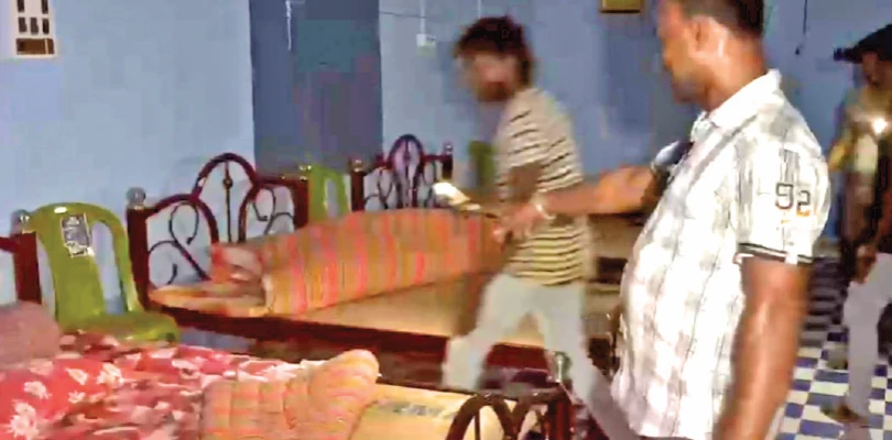 কেতুগ্রামের পাঁচুন্দিতে প্রাক্তন তৃণমূল বিধায়কের অফিসে সাজানো বেডরুম!