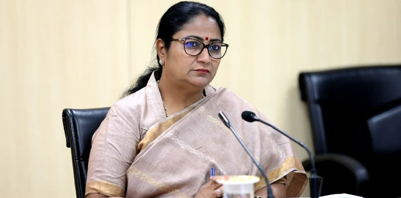 দিল্লিতে ৬৫০ কোটির মেডিকেল দুর্নীতি! ১৫ টাকার ওআরএস ২০৫’এ, অস্বস্তিতে রেখা গুপ্তা সরকার