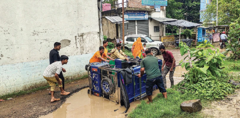 বর্ষার শুরুতেই বনগাঁ পুরসভার  একাধিক রাস্তার কঙ্কালসার দশা