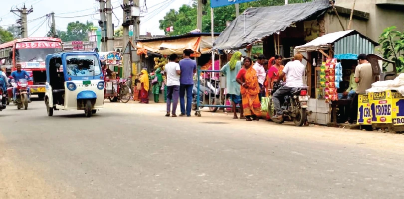 ভরতপুর বিডিও অফিস মোড় থেকে হকারদের সরে যাওয়ার নির্দেশ