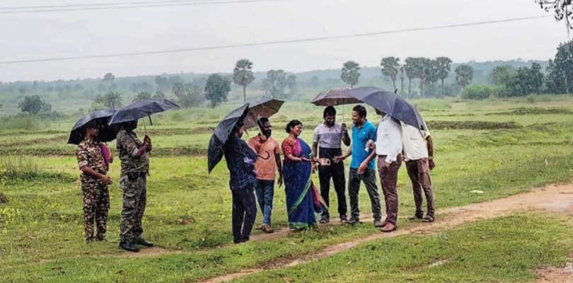 মানবাজারে সুপার স্পেশালিটি হাসপাতালের জন্য জমি পরিদর্শন, খুশির হাওয়া এলাকায়