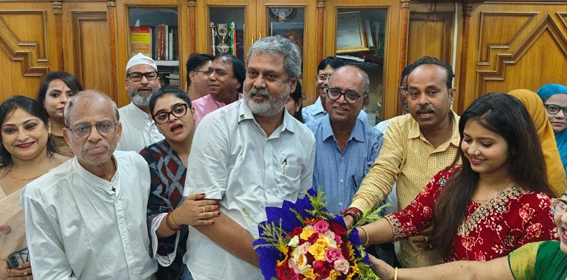 কামারহাটি পুরসভার নতুন চেয়ারম্যান নির্বাচিত হল, নতুন চেয়ারম্যান হলেন লকেট চট্টোপাধ্যায়ের দাদা সুশান্ত চট্টোপাধ্যায়