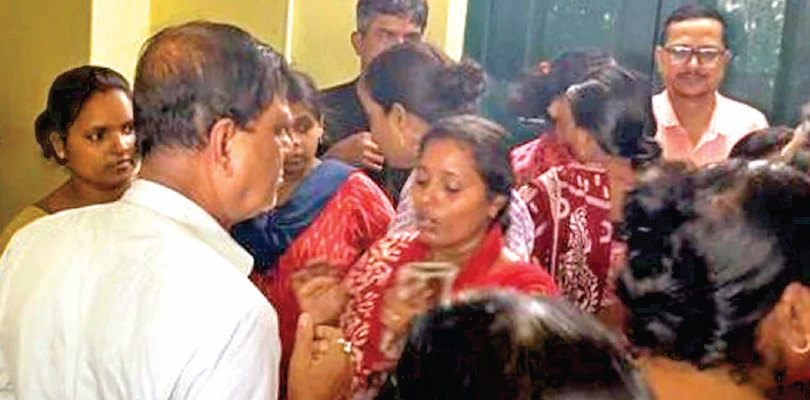 পর্যাপ্ত ডিটিপি অপারেটর না থাকায় আবেদনই আপলোড হয়নি? ক্ষোভ