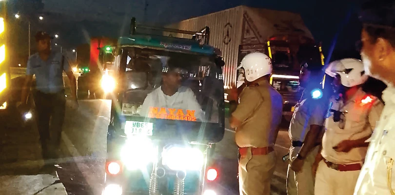 জাতীয় সড়কে টোটো চলাচল রুখতে আগামীতে এফআইআর করবে ট্রাফিক