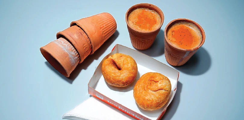 চা স্ন্যাক্সে আপ্যায়ন