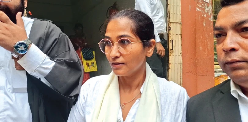 অন্তর্বর্তীকালীন জামিন অপরূপার