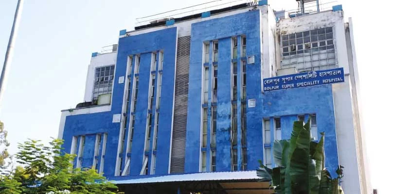 বিশেষজ্ঞ-সাধারণ ডাক্তারের অভাব মহকুমা হাসপাতালে