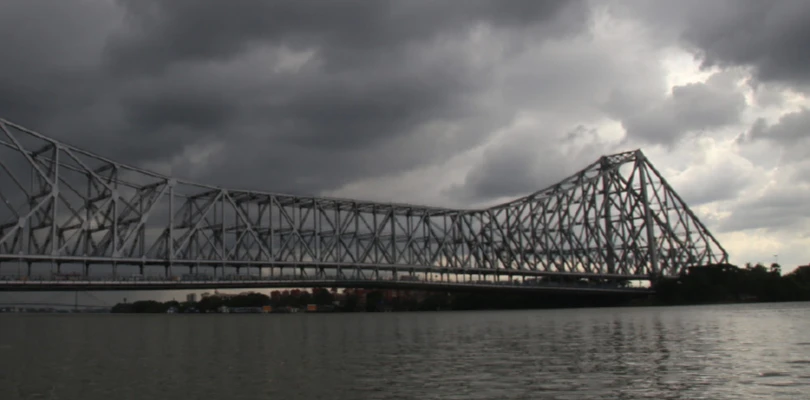 শক্তি বৃদ্ধি নিম্নচাপের, দক্ষিণবঙ্গে আজ জারি ‘কমলা সতর্কতা’