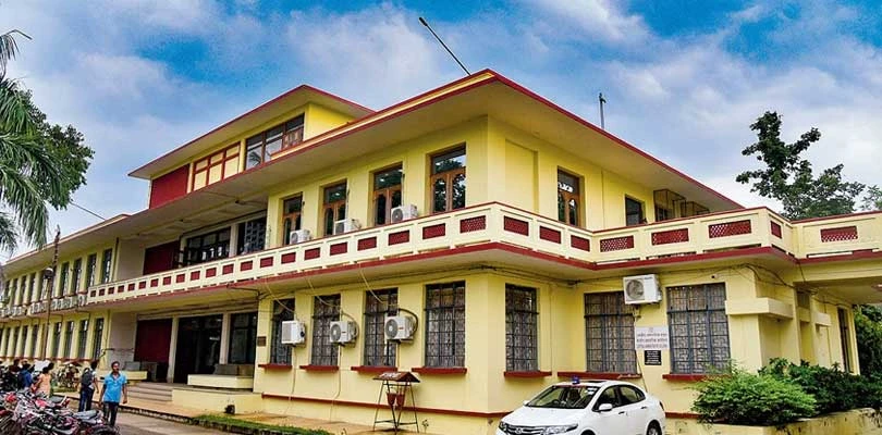 বিশ্বভারতীতে ডেপুটি রেজিস্ট্রার নিয়োগে বিতর্ক, উত্তরপত্র পোড়ানোয় প্রধানমন্ত্রীকে ই-মেলে অভিযোগ