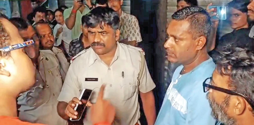 বারাসতে বাড়ি ভাড়ার নামে প্রতারণা রাস্তায় গণপিটুনি অভিযুক্তকে