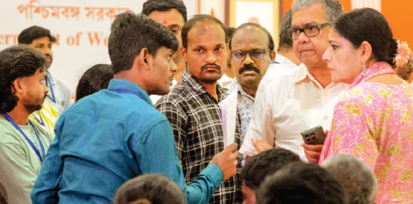পরপর ফোন এল অন্নপূর্ণা যোজনা নিয়ে ‘মুখোমুখি’ অনুষ্ঠানে আশ্বাস অগ্নিমিত্রার