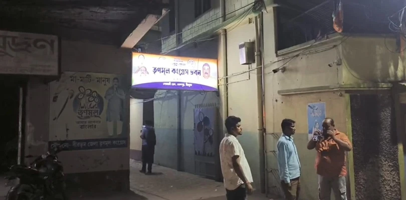 খুলে ফেলা হল অনুব্রত মণ্ডলের দলীয় কার্যালয়ের তালা