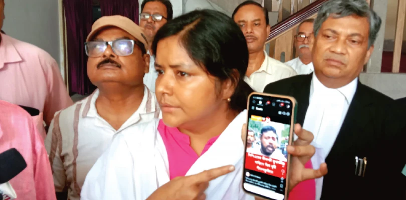 শীতলকুচিতে গাড়িতে হামলায় অভিযুক্ত বিজেপি  অবস্থান নেত্রীর, ডিম থেরাপির শিকার মীনাক্ষীও, দর্শক পুলিশ