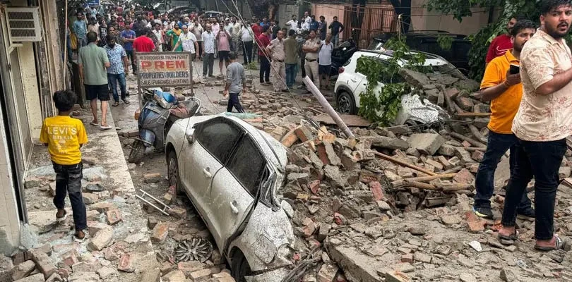 দিল্লির রোহিণীতে ভেঙে পড়ল বাড়ি, মৃত এক