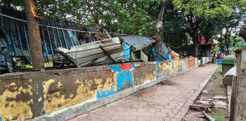 ১৯৮০ সালে জঙ্গল কেটে তৈরি, ভাঙা পড়ল ৪৬ বছরের দোকান