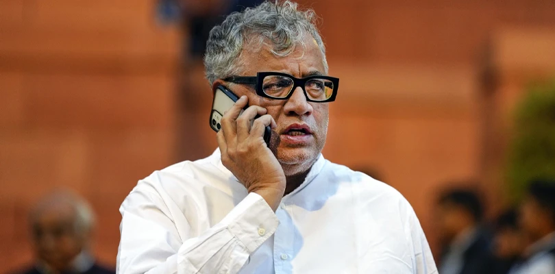 কপ্টার-চার্টার্ড বিমান ব্যবহারের হিসাব দিক বিজেপি, সরব ডেরেক